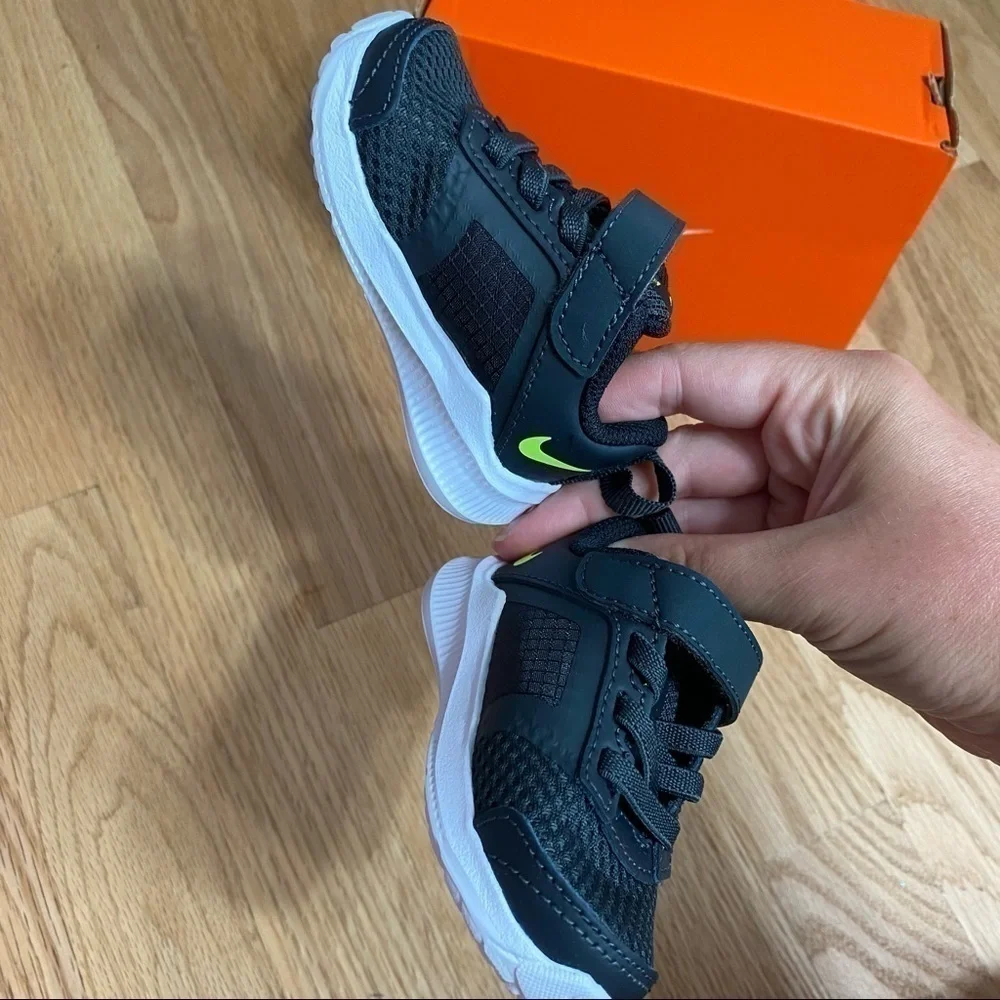 Nike Downshifter 11 Sneakers NEW Gray Green Baby Sz 2 Lace and Strap